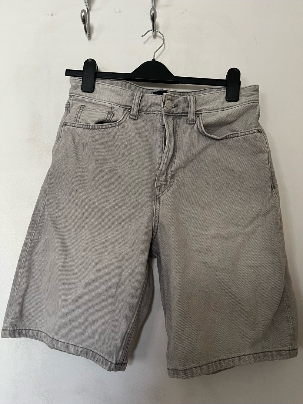 H&M Men's Light Gray Denim Shorts